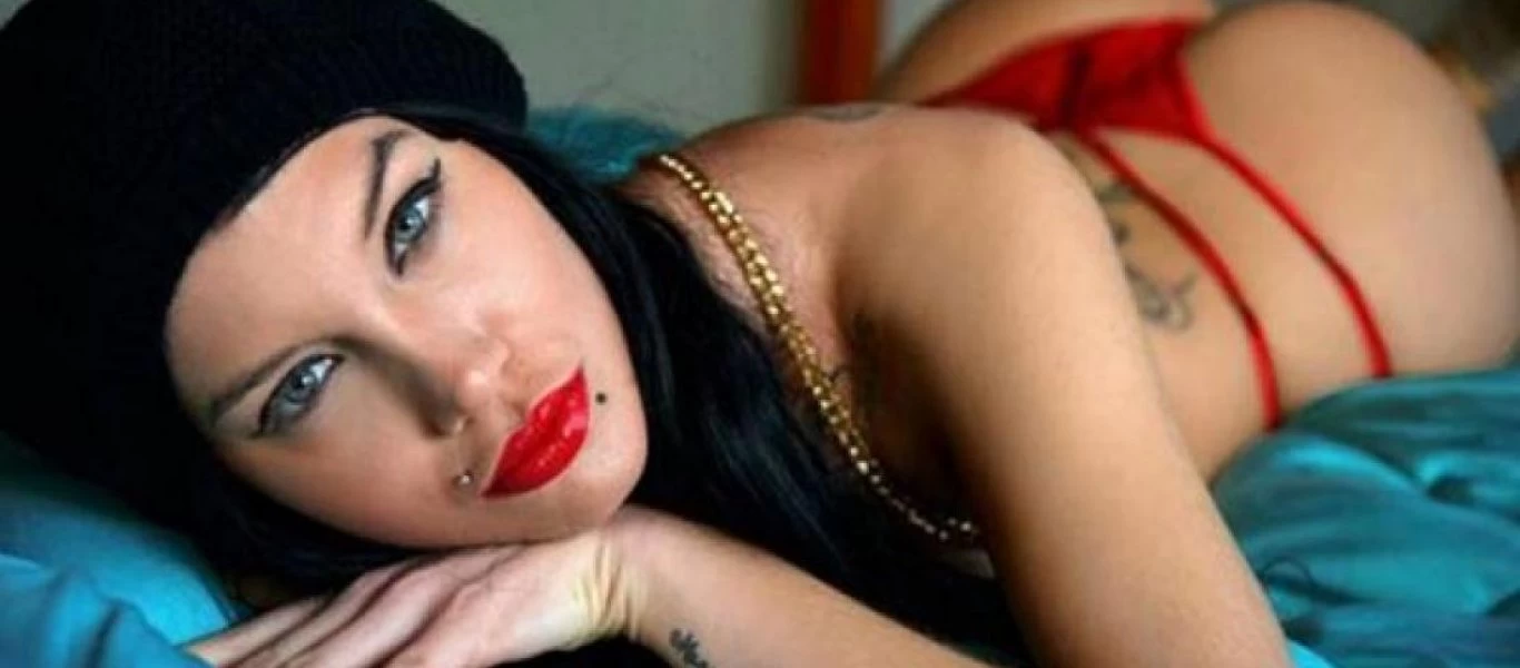 Ελληνίδα πρωταγωνίστρια εpωτικών ταινιών θα ασπαστεί τον Ιουδαϊσμό για να παντρευτεί Ισραηλινό επιχειρηματία (φωτο)